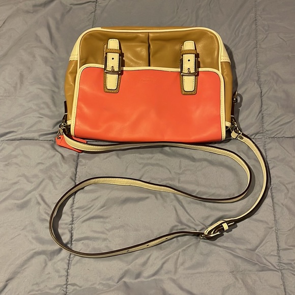Vintage COACH Neapolitan Satchel!! Almost NEW!! very beautiful bag! Cross body - Picture 13 of 13